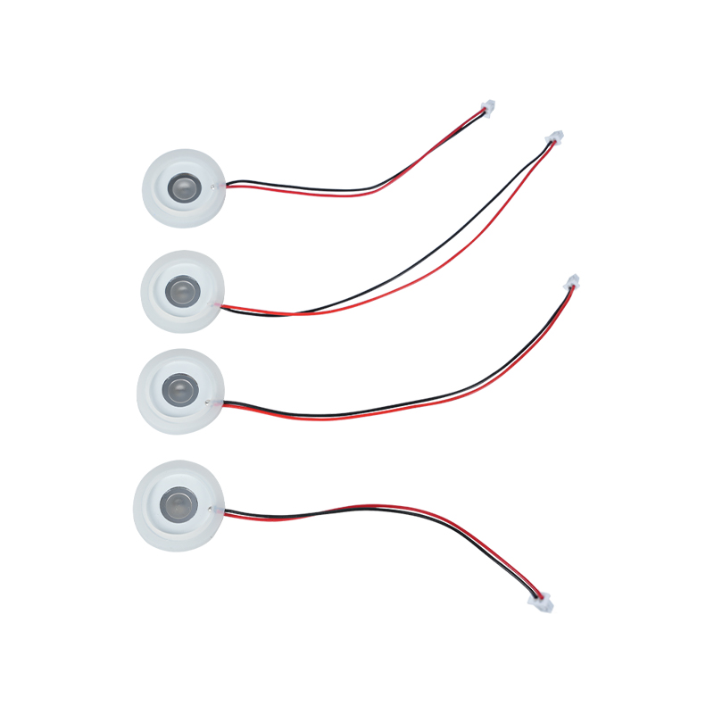 Nebulizator z oscylacją ultradźwiękową Medyczny nebulizator siatkowy 20-105 tys. Przetwornik ultradźwiękowy Dyfuzor Niska moc Wysoka objętość mgły <5 μm 60% Regulowana objętość mgły Regulowane cząsteczki